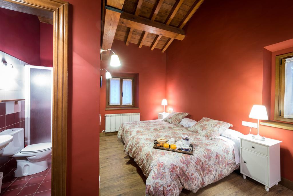 Penzion Ekolanda Esnoz Pokoj fotografie